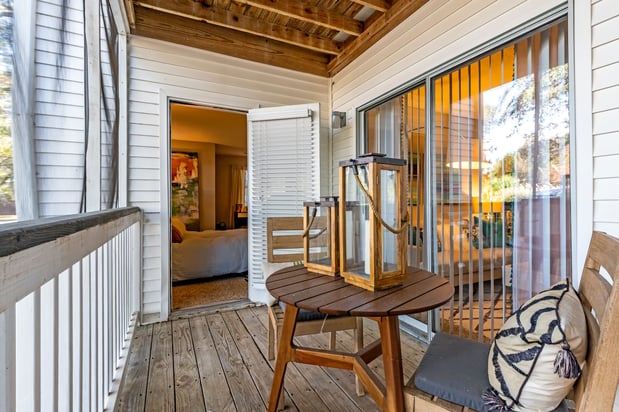 Images The Watch on Shem Creek