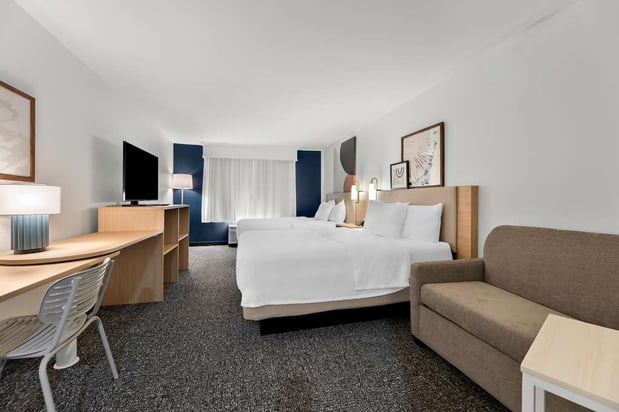 Images Spark by Hilton Tupelo