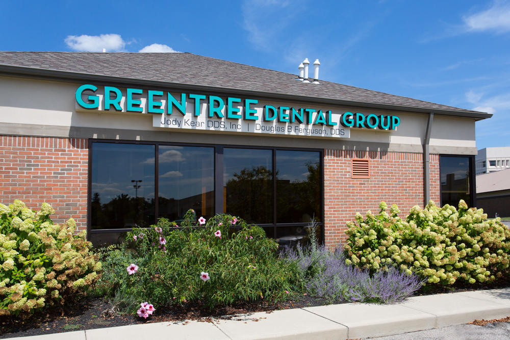 Greentree Dental Group at Greentree Shopping Center