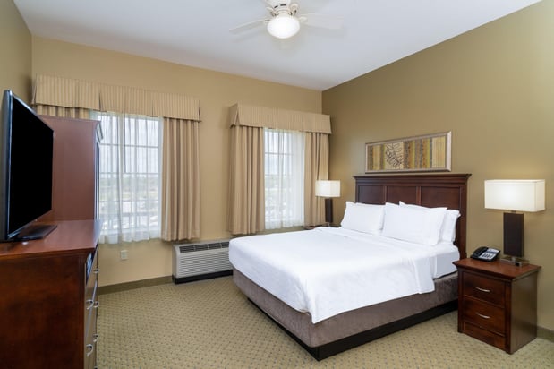 Images Holiday Inn Express Abrams Hall