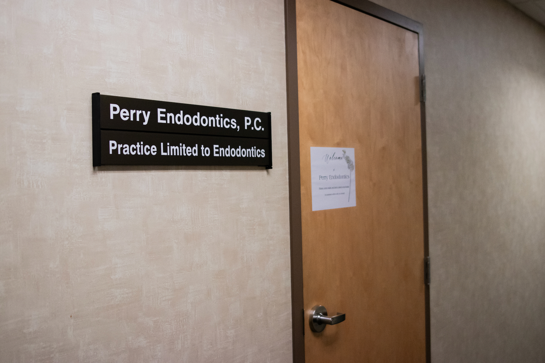 Established in 1995, Perry Endodontics has been at the forefront of providing exceptional endodontic 