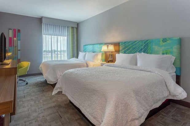 Images Hampton Inn & Suites by Hilton Burlington