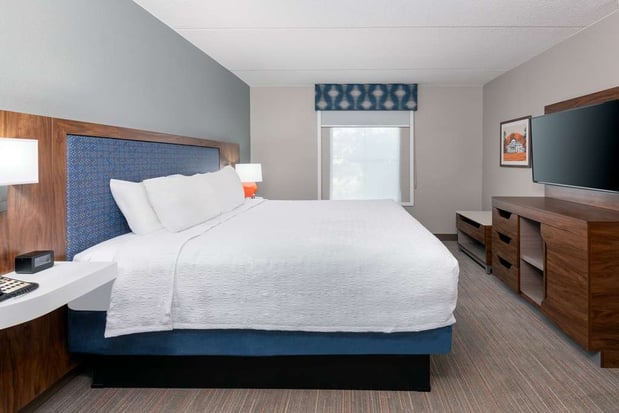 Images Hampton Inn & Suites Charlottesville-At The University