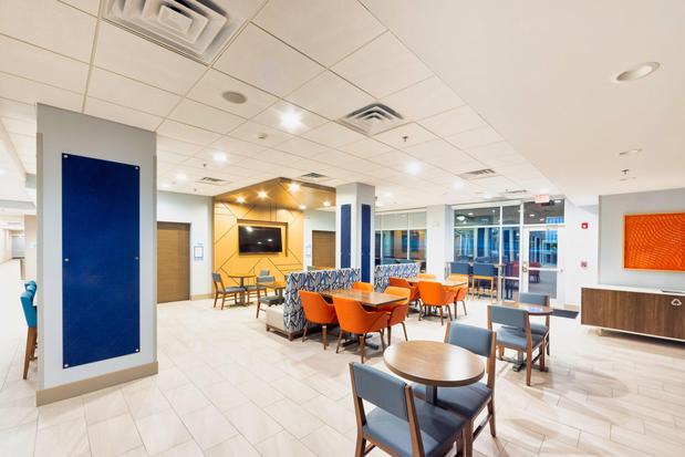 Images Holiday Inn Express & Suites Harrisonburg – University Area by IHG