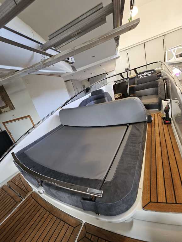 Images Marstrands Marintextil AB - Kapellmakare - Båtkapell - Båtdynor - Möbler - Club Car Kapell
