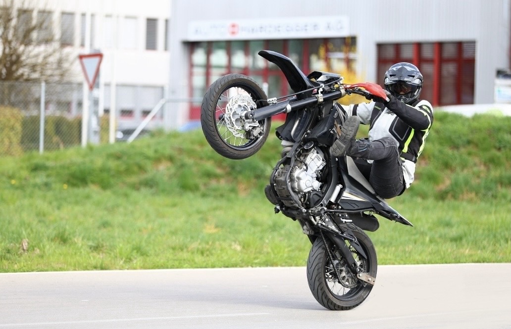 Bilder Motorrad Fahrschule Moto-Drive.ch