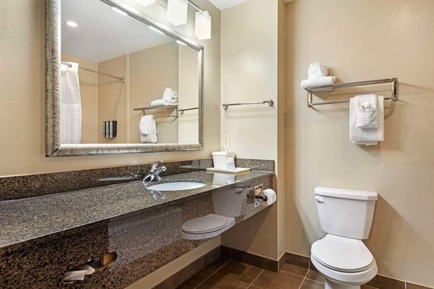 Images Best Western Carthage Inn & Suites