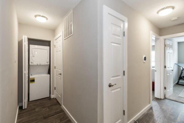 Images The Elliott at College Park Apartment Homes