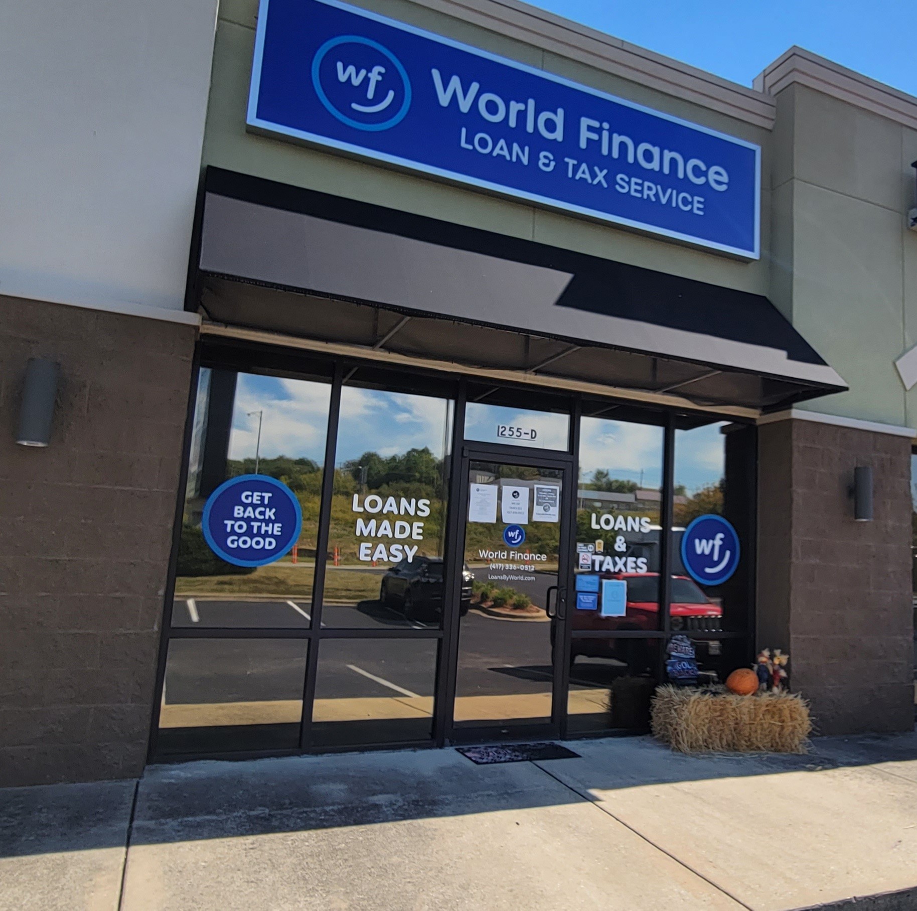 Front of Branch- Angle View World Finance Hollister (417)336-0512
