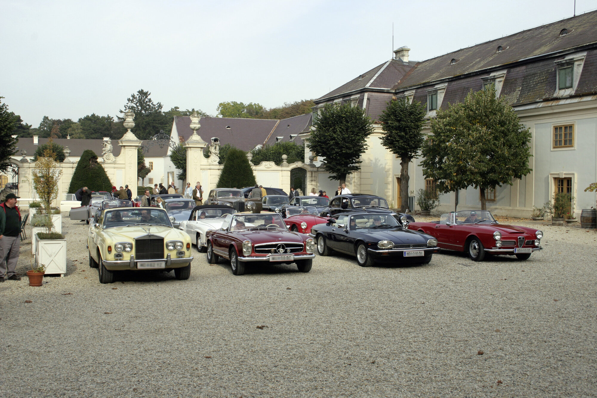 Bild 9 von automotive experience GmbH