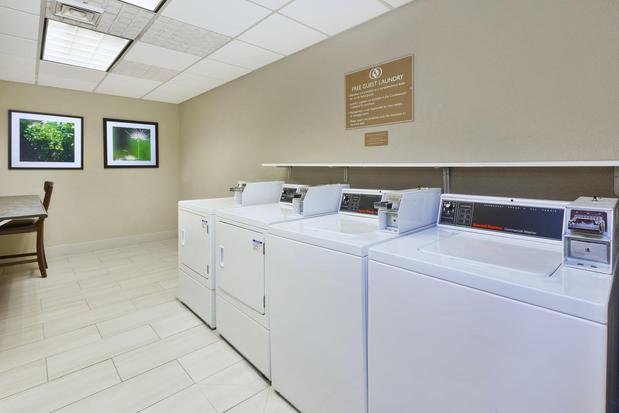 Images Candlewood Suites Grand Rapids Airport by IHG