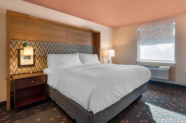 Images Holiday Inn Bangor by IHG