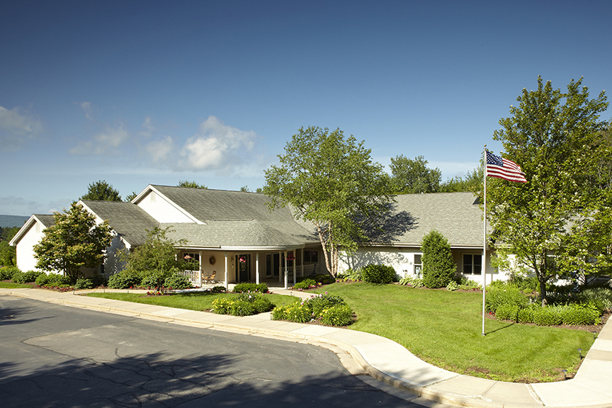 Exterior photo of entrance to Aspirus Hospice House