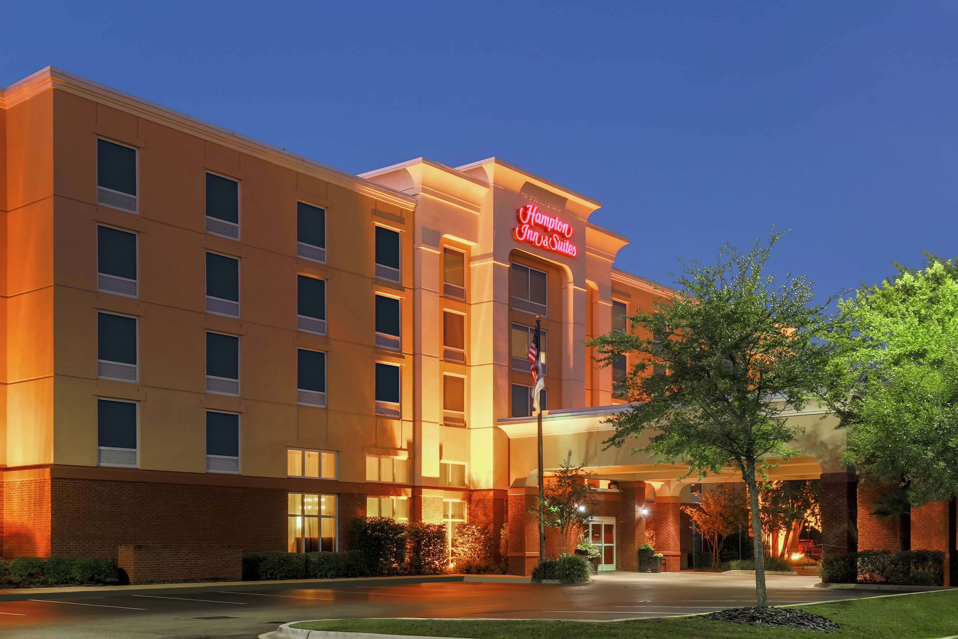 Hampton Inn & Suites Tallahassee I-10-Thomasville Rd Coupons near me in ...