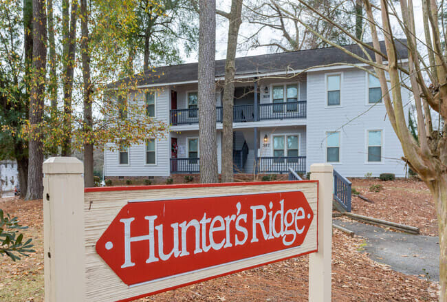 Hunter's Ridge Welcome Sign
