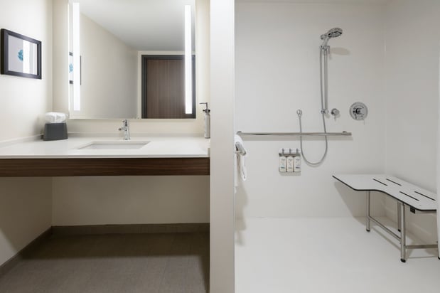 Images Holiday Inn & Suites Richmond - West End by IHG