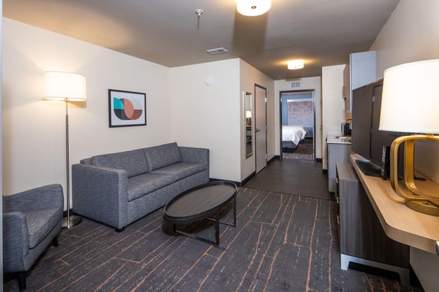 Images Holiday Inn & Suites Detroit - Troy by IHG