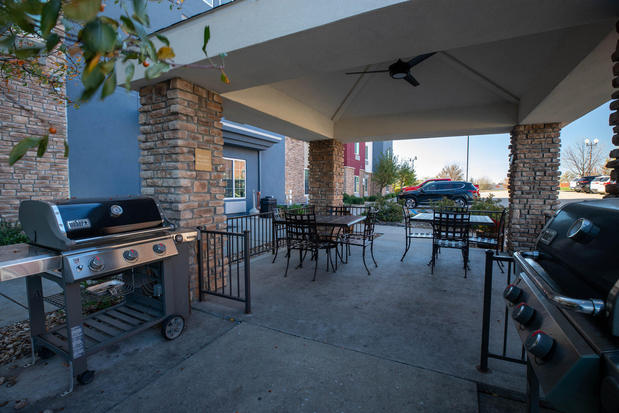 Images Candlewood Suites St. Joseph by IHG