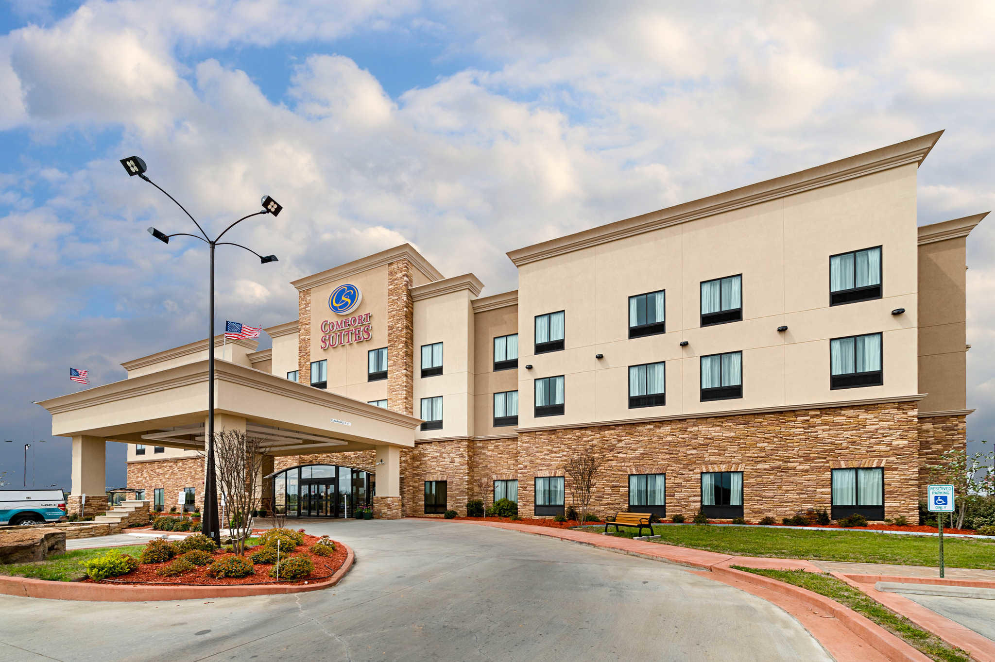 Comfort Suites - Hotel - Batesville, MS 38606