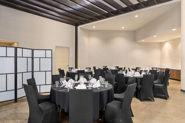 Images Holiday Inn Orlando-International Airport by IHG