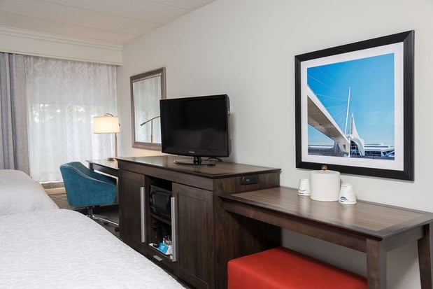 Images Hampton Inn Milwaukee Northwest