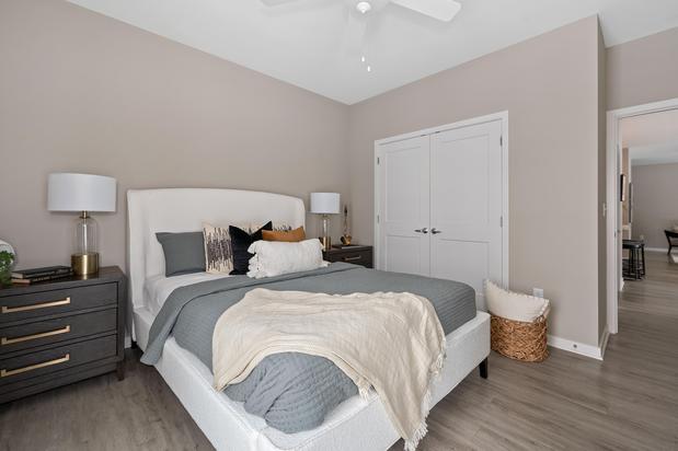 Images Vicinity at Memorial Pointe Apartments
