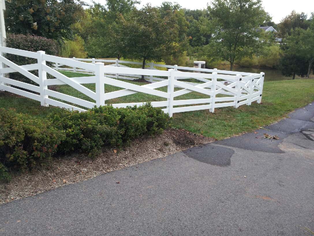 Vinyl Fencing Beitzell Fence Co. Gainesville (703)691-5891
