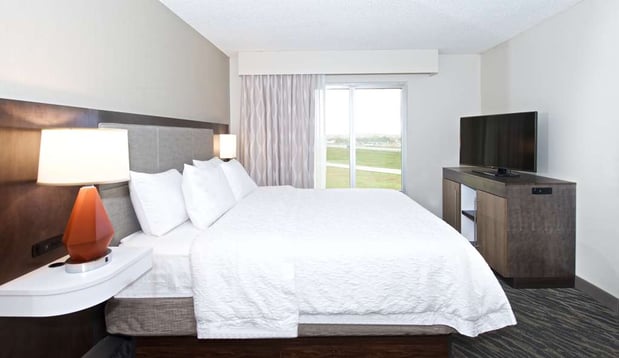Images Hampton Inn & Suites N. Ft. Worth-Alliance Airport