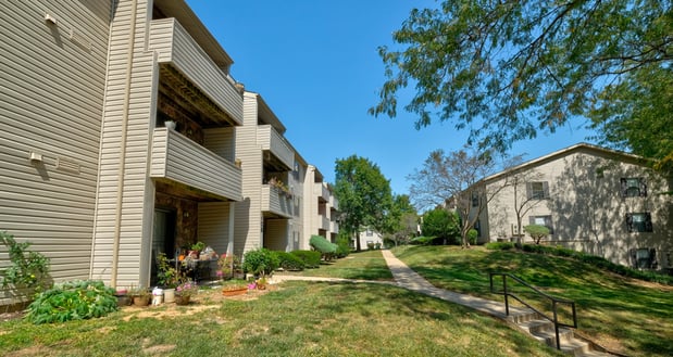 Images Forest Woods Apartments