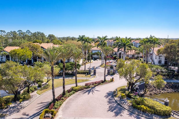 Images Advenir at Aventine