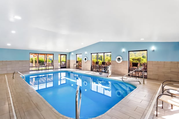 Images Holiday Inn Express & Suites Charleston-Southridge by IHG