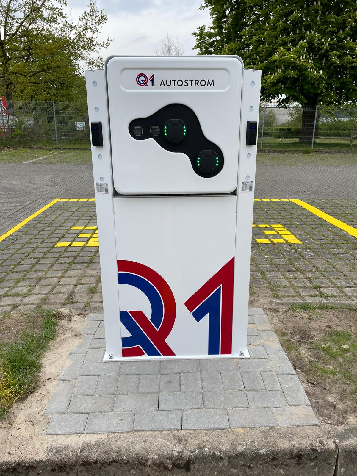 Logo Q1 Autostrom Ladestation