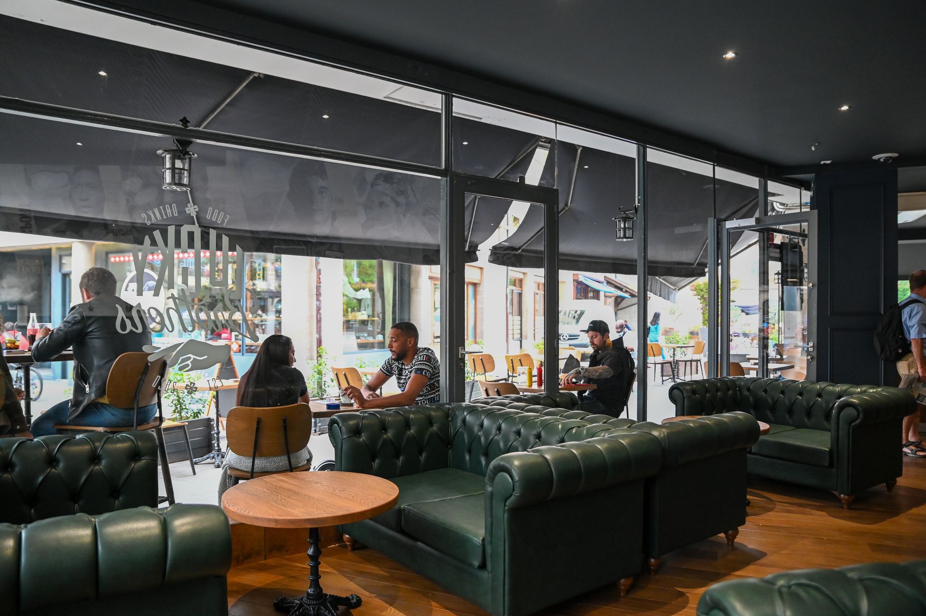 Lucky Grill, Rue de Cornavin 3 in Genève