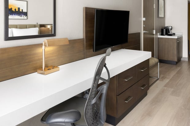 Images Crowne Plaza Nashville Airport by IHG