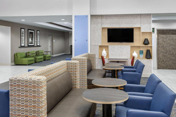 Images Holiday Inn Express & Suites South Portland by IHG