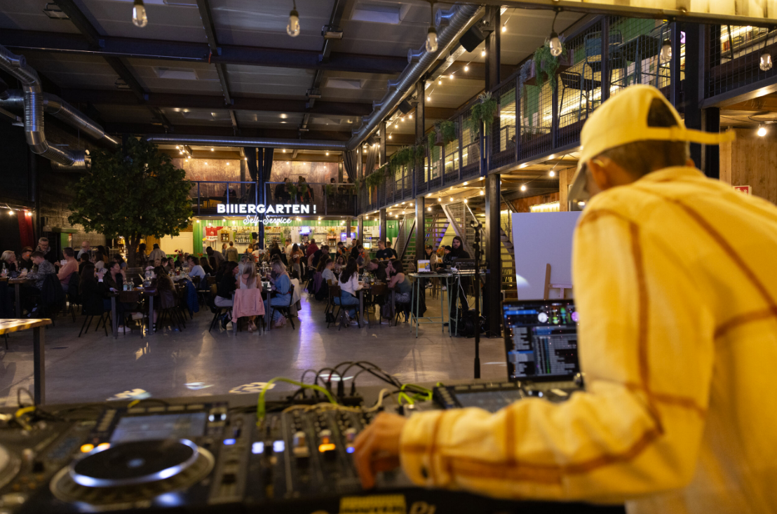 FUN4ALL - Restooo & Biiiergarten, La Guérite 1 in Sévaz