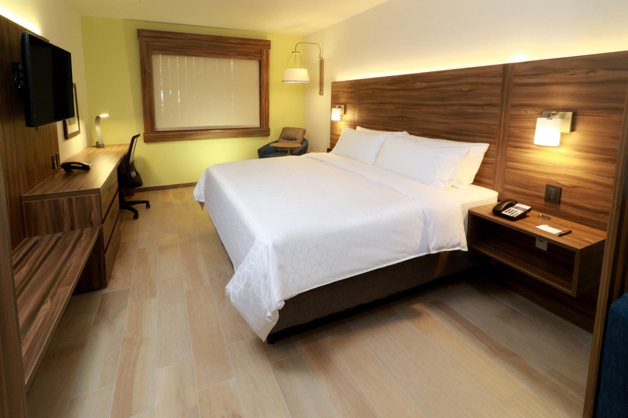 Images Holiday Inn Express & Suites Playa del Carmen, an IHG Hotel
