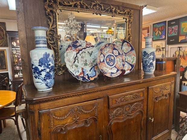 Images Stephen's A Consignment Gallery
