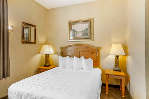 Images Best Western Plus Revere Inn & Suites