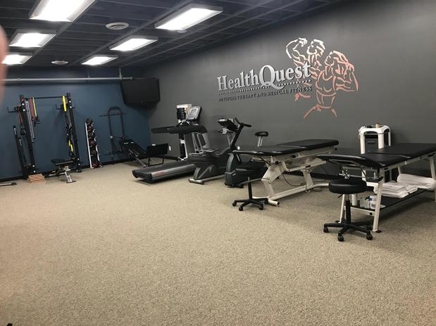 Images HealthQuest Physical Therapy - Auburn Hills