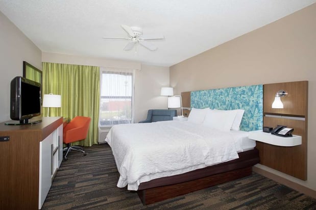 Images Hampton Inn & Suites Kansas City-Merriam