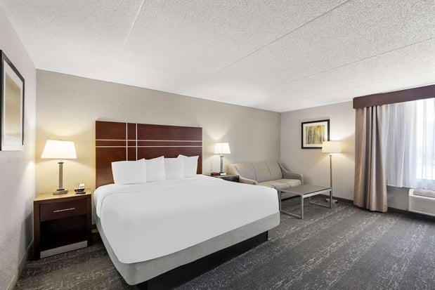 Images Best Western Luxbury Inn Fort Wayne
