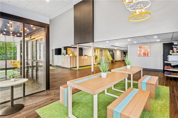 Images Spark by Hilton Duluth