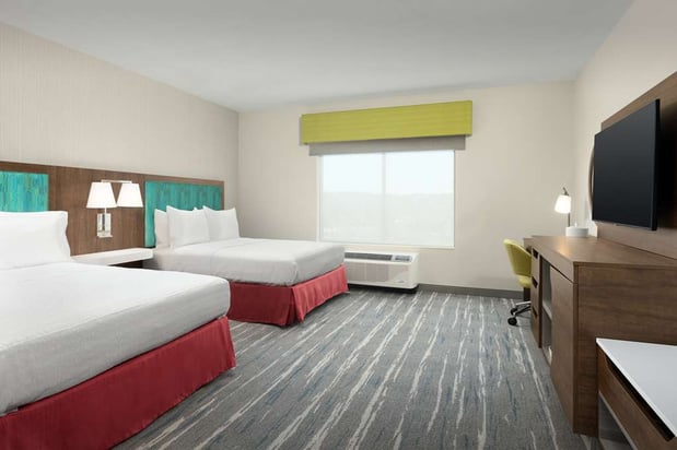 Images Hampton Inn & Suites Durham University Medical Center