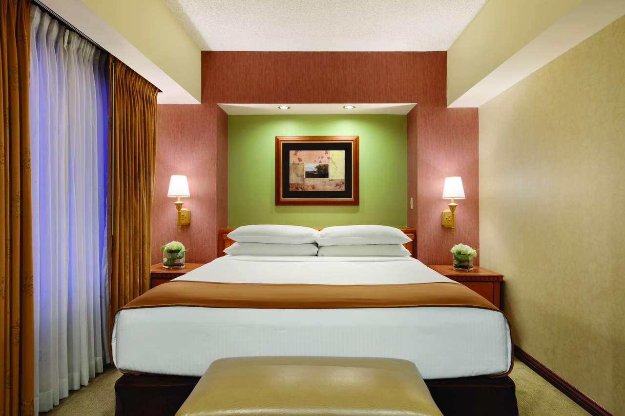 Harrah's Lake Tahoe corner suite king--923983. At Harrah's Lake Tahoe you can relax in luxe hotel rooms with premier amenities, play the slots and tables at the casino, reserve a table at a world-class restaurant, and get in on the vibrant nightlife.