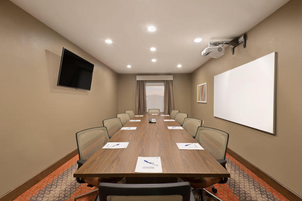 Images Holiday Inn Express & Suites Hot Springs by IHG