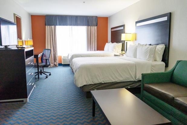Images Holiday Inn Express & Suites Roanoke Rapids SE, an IHG Hotel