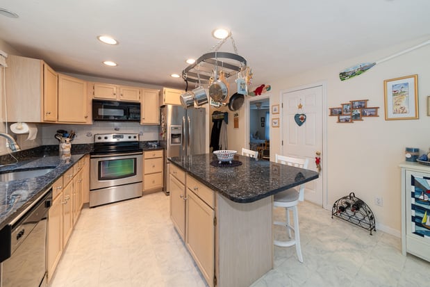 Images Bowen Real Estate of Cape Cod