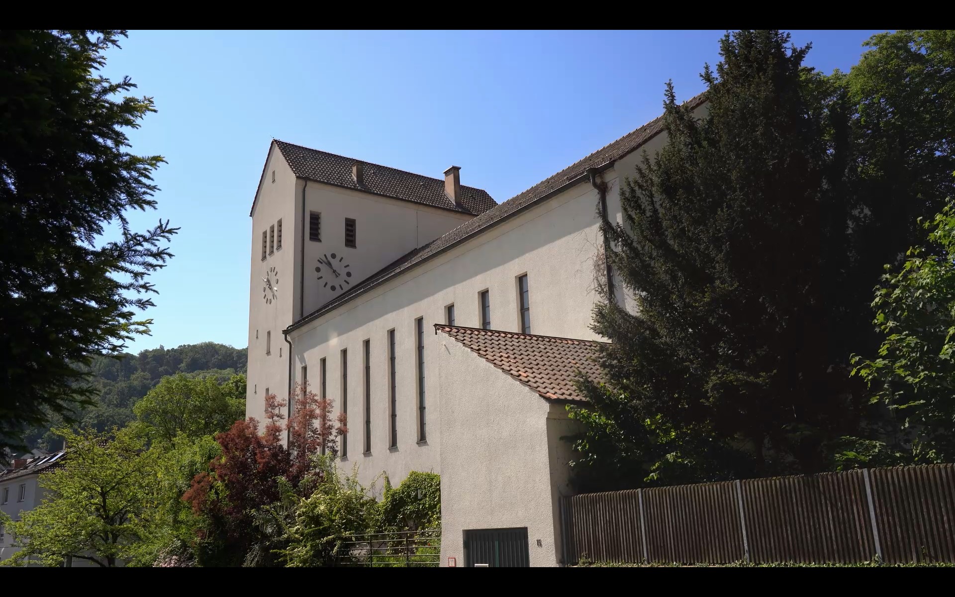 Kreuzkirche - Evangelische Kirchengemeinde Stuttgart-Heslach, Benckendorffstraße 15 in Stuttgart