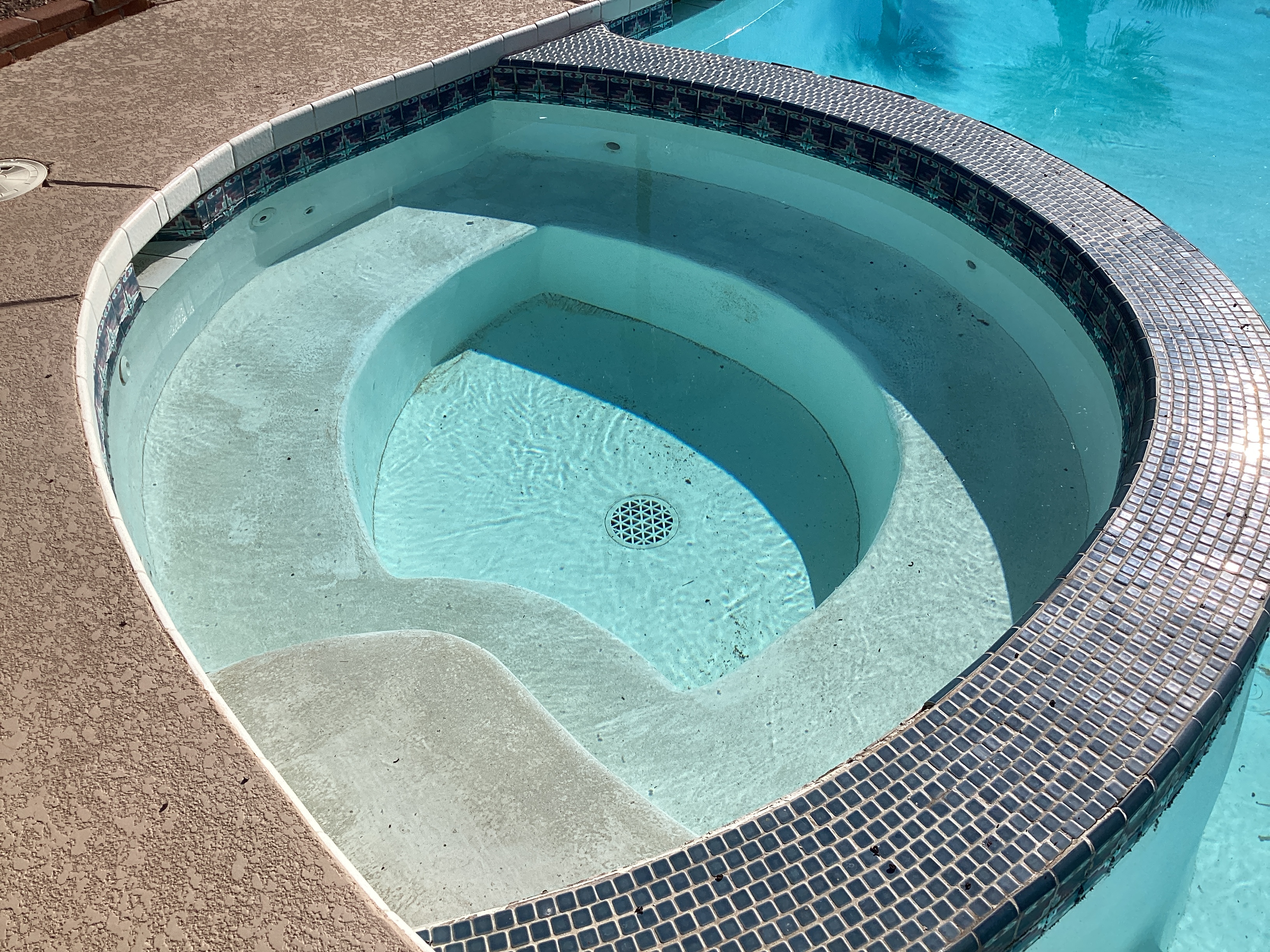 Is your Scottsdale pool service company showing up when they say they will? That’s where most problems start - missed visits, unclear communication, and small issues that turn into expensive repairs. At True Method Pool Care Experts, we focus on doing the basics right every time.